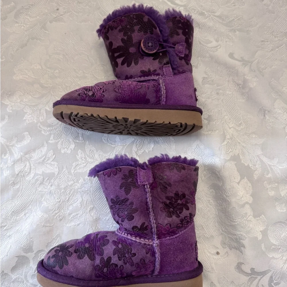 Ugg Bailey Button Boots‎ Purple Flower Kids Size 9 Cozy Comfort